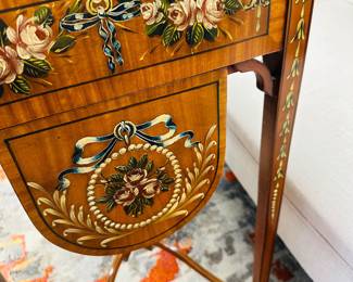 Back of the table. Just as stunning as the front! 