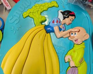 Vintage Snow White puzzle