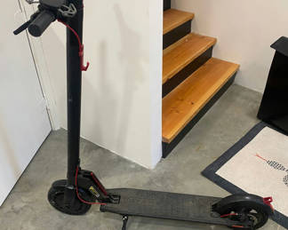 Lot 47: Electric Scooter 