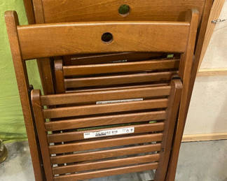 Lot 10: Folding Chairs 