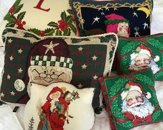 Lot 158: Set of Christmas-themed decorative pillows