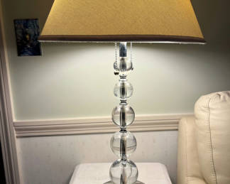 Lot 58: Crystal Glass Sphere Column Table Lamp
