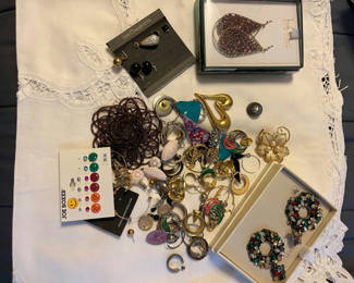 Lot 103: Assorted Jewelry Collection