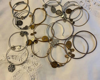 Lot 101: Charm bracelets and bangles collection