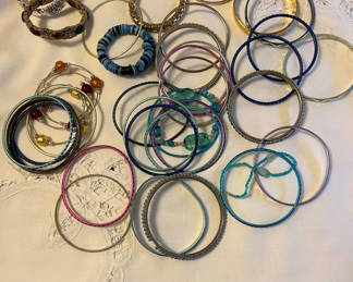 Lot 90: Assorted bangles and bracelets