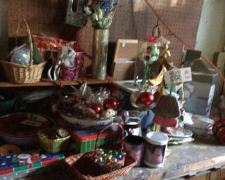 Lot 385: Christmas-themed dinnerware and holiday decorations