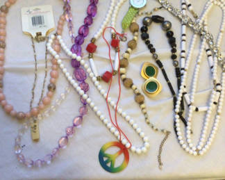 Lot 138: Assorted Necklaces and Jewelry