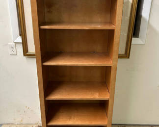 Lot 40: 5 Tier Book Case 