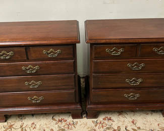 Lot 48: A Pair of Thomasville Nightstands 