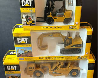 Lot 9: CAT Die-Cast Scale Model Construction Vehicles