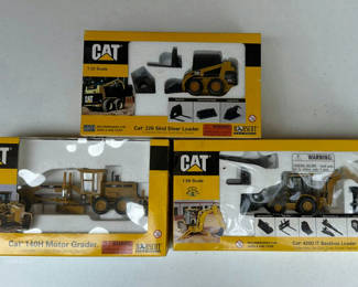 Lot 121: CAT collectible die-cast construction equipment models