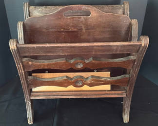 Lot 26: Collection of vintage wooden display items and retro decor