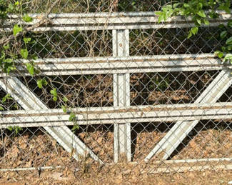 Lot 143: Metal fence panels and gate frames