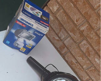 Lot 206: Brinks single-head halogen floodlight with motion activation and its box
