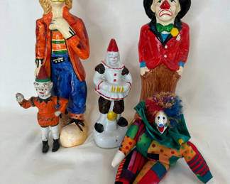 Lot 121: Clowns