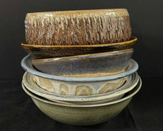 Lot 64: 6 Pottery bowls
