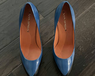 Lot 420: Via Spiga Heels