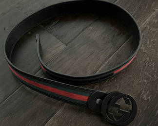 Lot 83: Gucci Belt