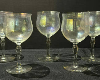 Lot 19: Clear stemmed wine glasses