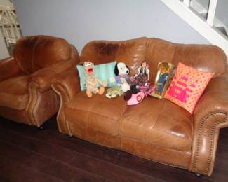 Pepper Ridge Leather Couch