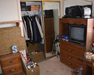 UPSTAIRS Corner Bedroom Overview