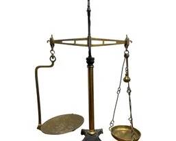 Vintage W.& T. Avery Brass/ Cast Iron Beam Scale