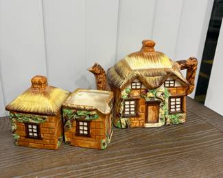Teapot cream and sugar