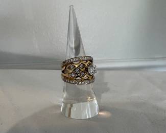 Diamond and gold lattice ring