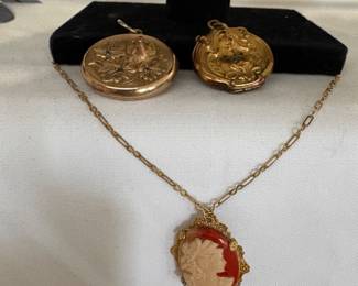 Cameo necklace with art deco pendant