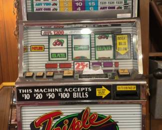 IGT Triple Jackpot Quarter Slot Machine with Bill Validator 