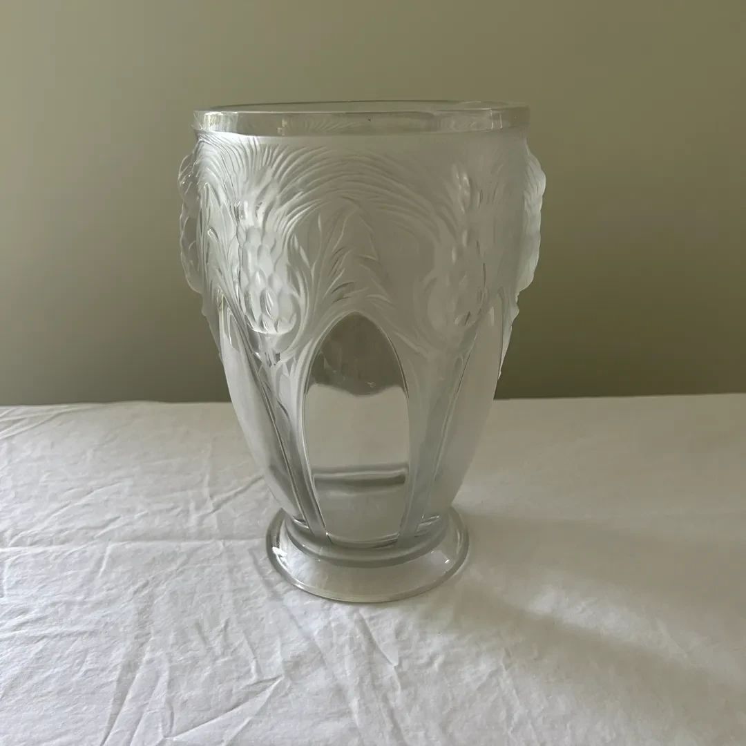  01 Verlys Art Deco French Frosted Glass Vase