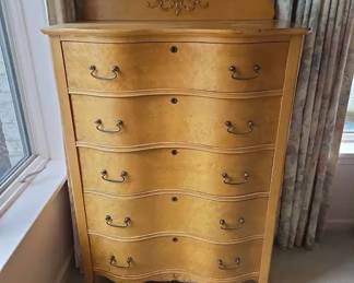 Birds Eye Maple Vintage Chest Of Drawers