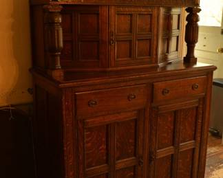 Antique Quarter Sawn Oak Hutch