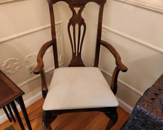 8 Queen Anne dining chairs (1 with arms )