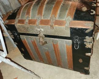 antique steamer trunk
