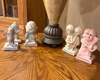 Russ Berrie & Co. "W & R Berries" Figurines Collection