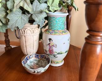 Chinese Famille Rose Porcelain Vase and Bowl Set