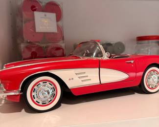 1958 Chevrolet Corvette Roadster Diecast Model Car 1:18 Scale