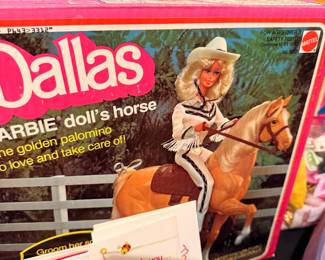 Mattel Barbie Dallas Golden Palomino Horse No. 3812