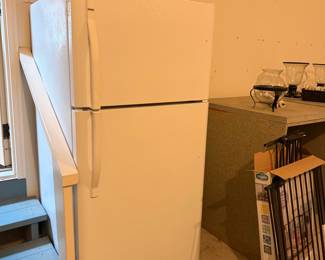 White Top-Freezer Refrigerator