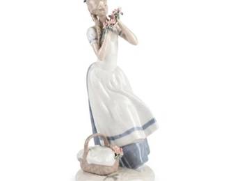 284  Vintage Franklin Mint Cecilia The Carnation Maiden Figurine