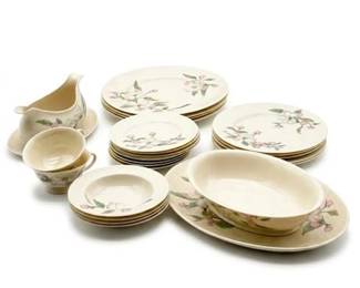 51  Franciscan Fine China Chelan Apple Blossom Dinner Set