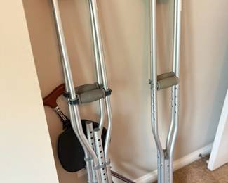 Aluminum Crutches Pair Adjustable Medical Mobility Aid Walking Support Equipment