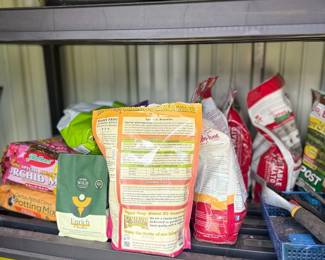 Garden Supplies Fertilizer Potting Soil Lawn Care Products Garage Shelf Lot