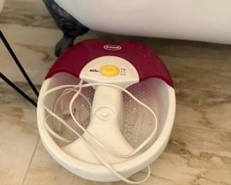 Foot Spa Bath Massager Red White Electric Heated Bubbling Wellness Health Beauty