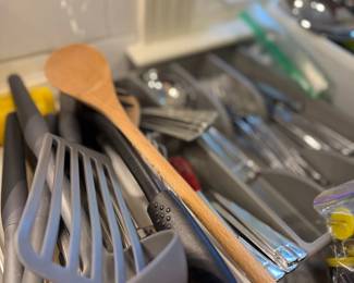 Kitchen Utensils Whisks Spatulas Wooden Spoons Ladles Cooking Tools Lot Drawer