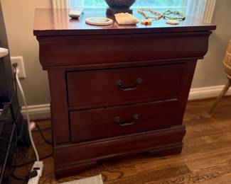 Cherry Wood Dresser Buffet Drawers Textured Lamp Window Bedroom Furniture