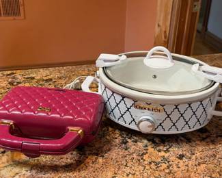 Couture Sandwich Maker & Locking Crock Pot