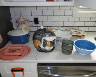 Cat and duck cookie jars and some kitchen items