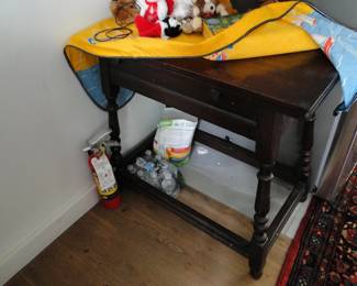 Drop leaf side table